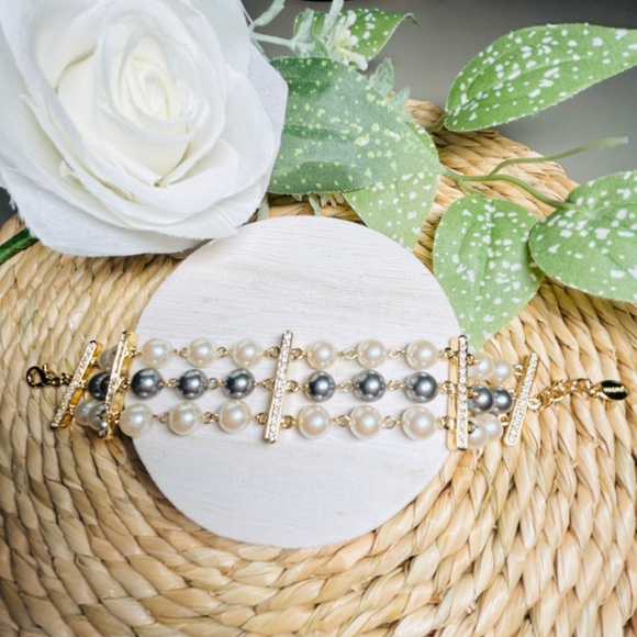Nancy Nelson Gray and White Faux Pearl Crystal Bracelet Triple Strand - Picture 4 of 15